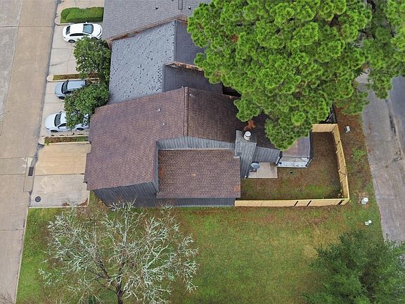 3rd image of 3226 Poe Dr
