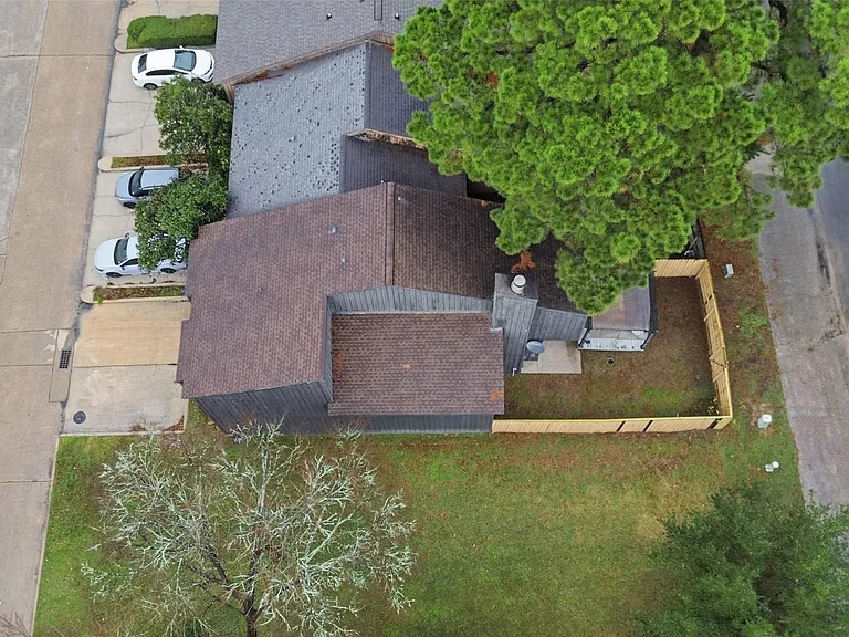 3226 Poe Dr — Photo 3