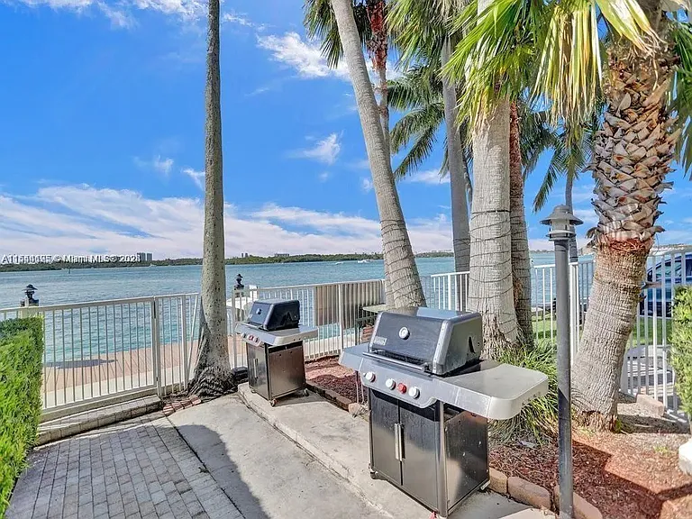 10350 W Bay Harbor Dr #3E — Photo 7