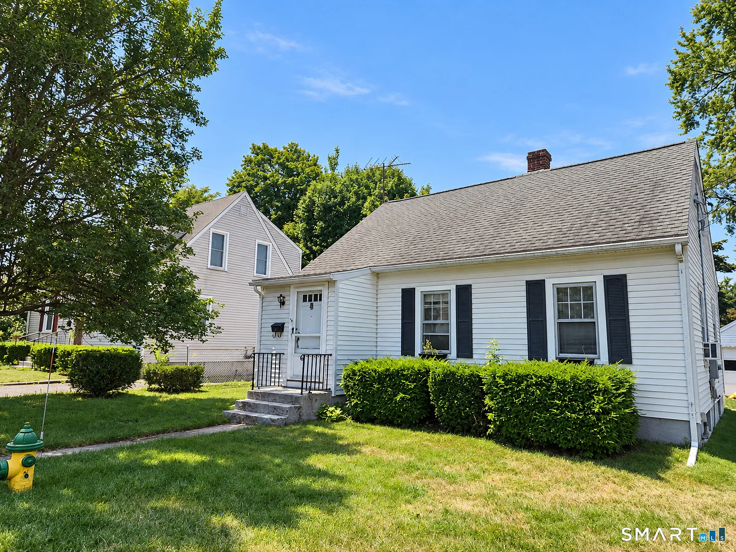 3 bed, 1.0 bath, 981 sqft, $2,100 — Photo 2