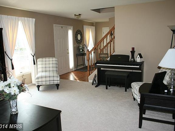 3rd image of 428 N Retford Dr