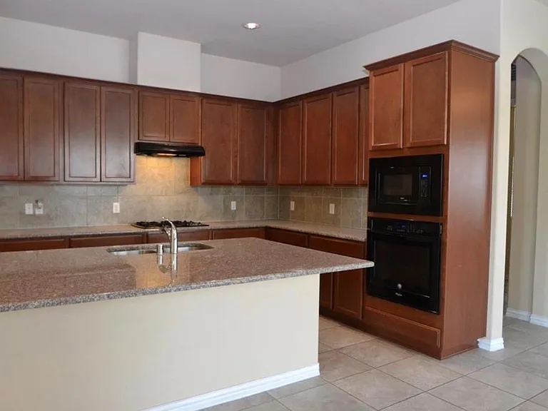 7219 Pearl Terrace Ln — Photo 44