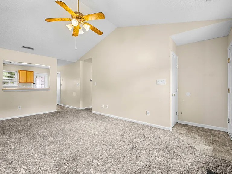 116 Live Oak Ct — Photo 5