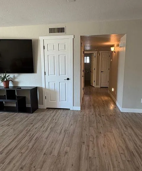 20445 N 21st St — Photo 15