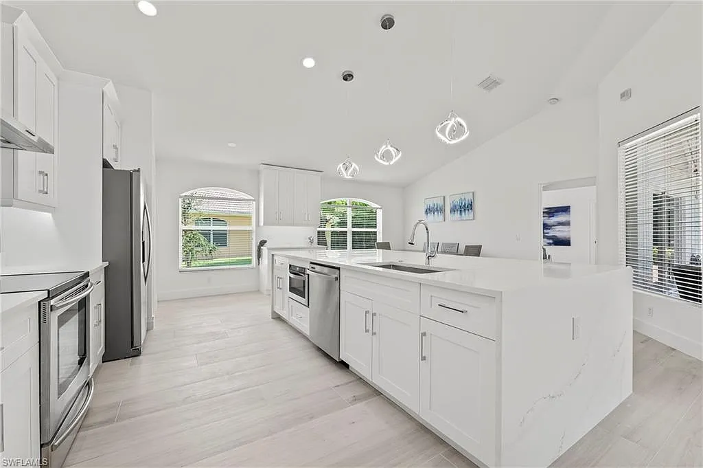 3 bed, 2.0 bath, 1858 sqft, $15,000 — Photo 4