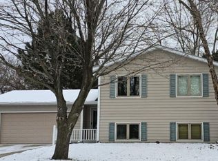 1020 Meadow Oak Dr, Monticello, MN 55362