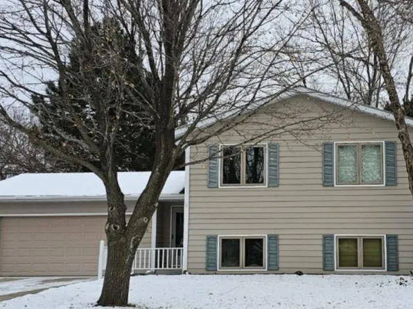 1020 Meadow Oak Dr, Monticello, MN 55362