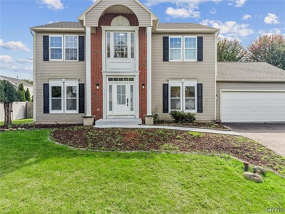 5th image of 8252 Dampier Cir