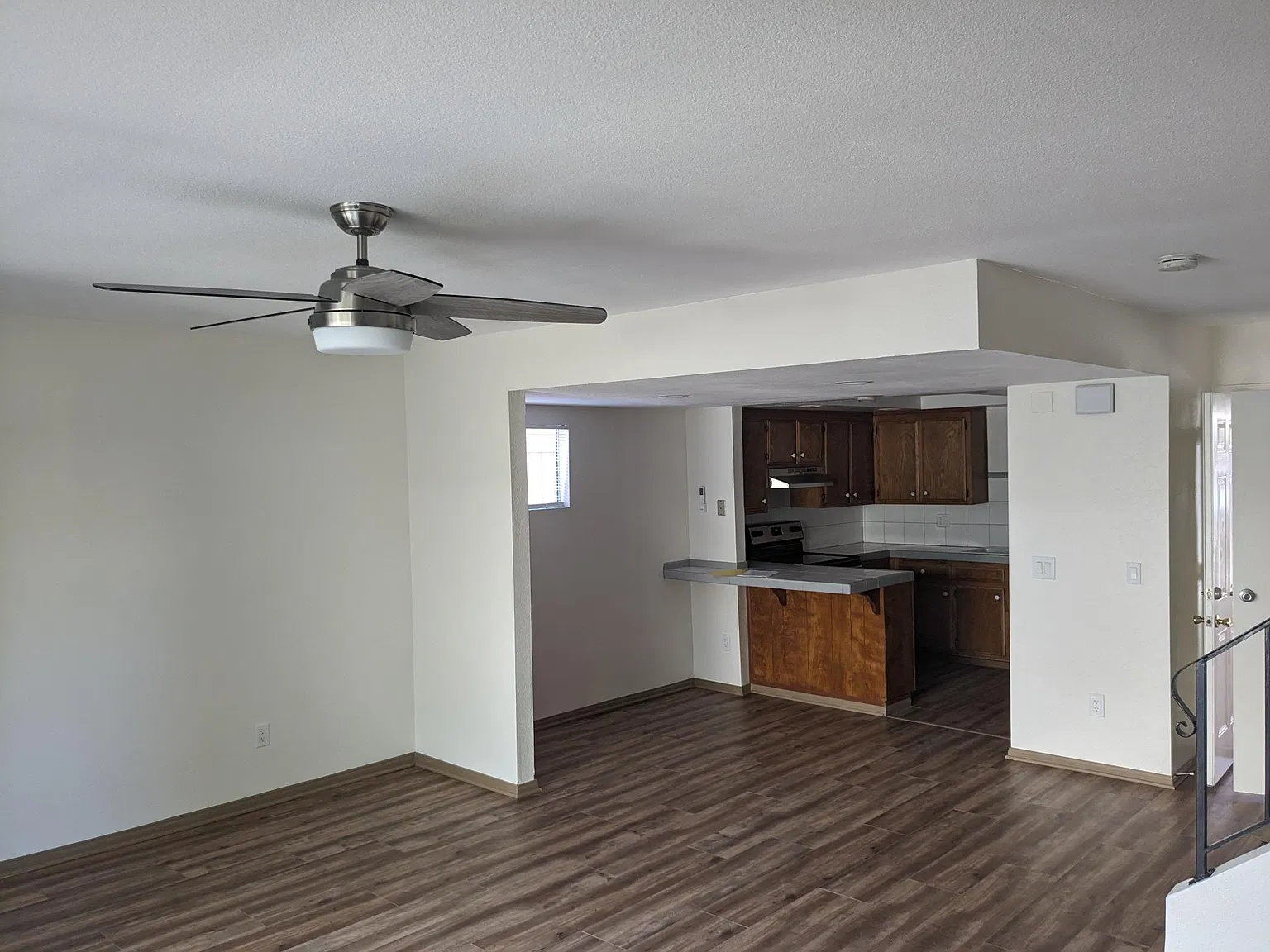 3 bed, 2.5 bath, 1338 sqft, $3,245 — Photo 4
