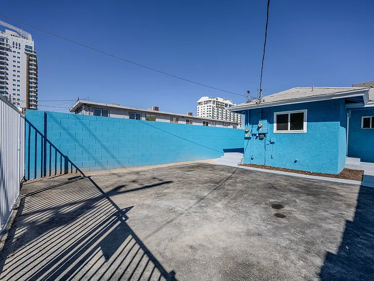 1008 S 3rd St #1 — Photo 7