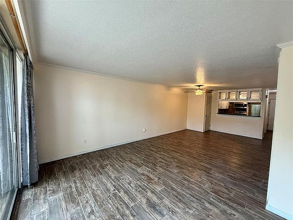 4th image of 6100 N Brookline Ave APT 25