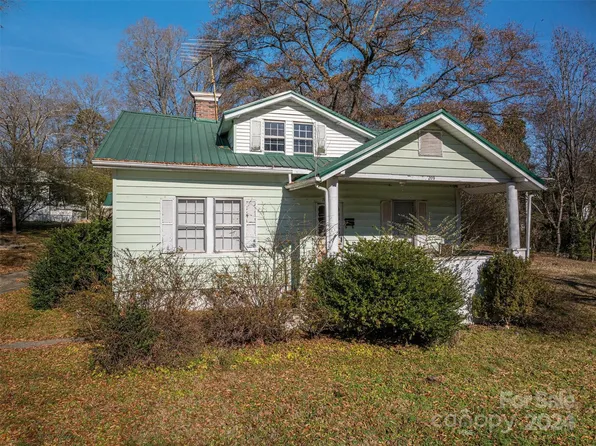 209 E Dixon St, Lincolnton, NC 28092