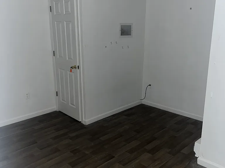 34 Monroe Ave #2 — Photo 9