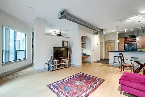 1901 Post Oak Blvd #2402 — Photo 9