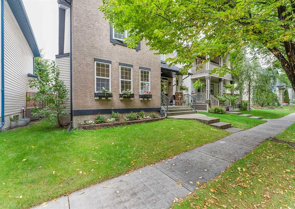 1st image of 43 E Elgin Dr SE