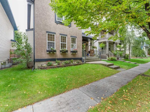 43 E Elgin Dr SE, Calgary, AB T2Z 3Y7