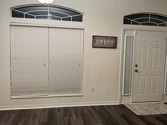 3rd image of 176 NW Silverleaf Ln