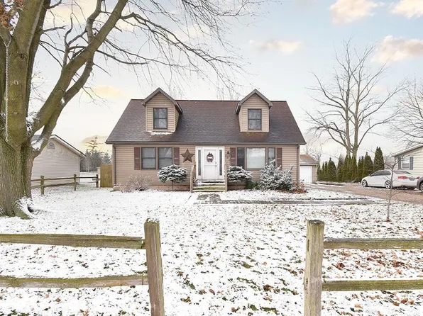 204 S Pleasant Ave, Topeka, IN 46571