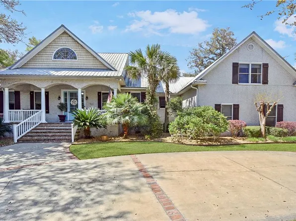 230 Harbor Pointe Dr, Brunswick, GA 31523