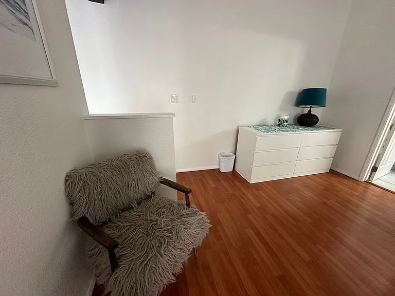 602 N May St #7 — Photo 10