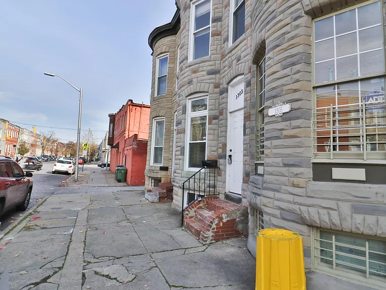 1303 James St — Photo 7