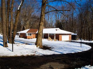 11295 Springway Rd, Chardon, OH 44024