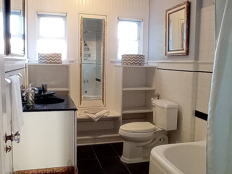 1070 S Cloverdale Ave #2B — Photo 8