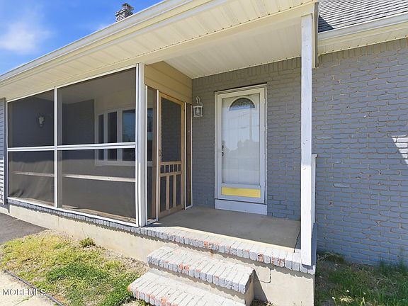 4th image of 1546 Dee Road