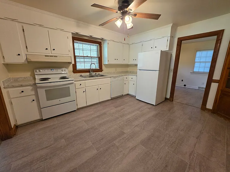 318 Jasper Ln — Photo 18