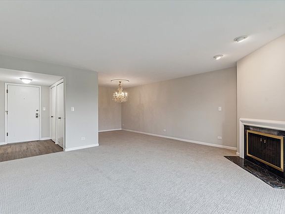 4th image of 2 The Court Of Harborside APT 311