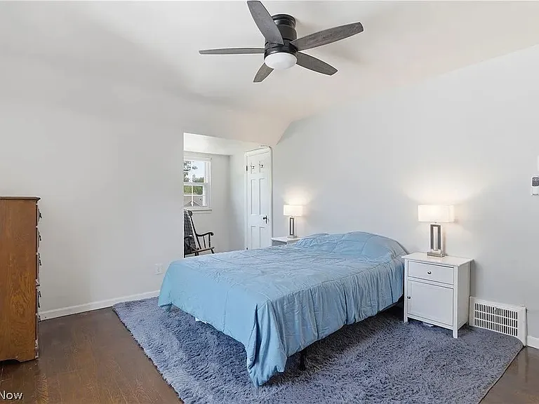 430 Canterbury Rd — Photo 10
