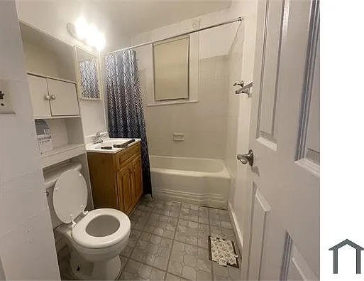 3 bed, 1000 sqft, $3,000 — Photo 2