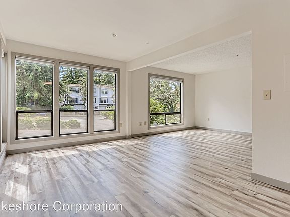 4th image of 12610 SE 30th St APT 1