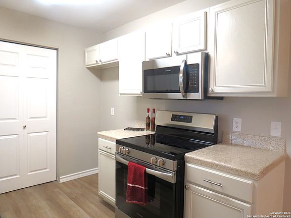 4th image of 10718 GREEN LAKE DR