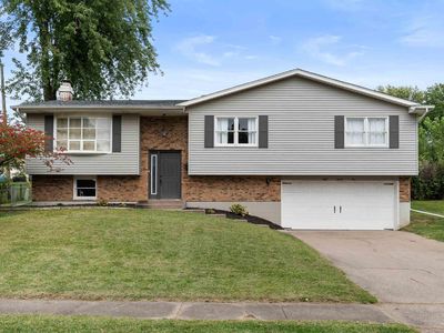 825 Northbrook Dr, Davenport, IA, 52806