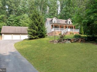 357 S Lake Rd, Spring Grove, PA 17362