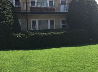 1203 Homestead Rd APT D, La Grange Park, IL 60526