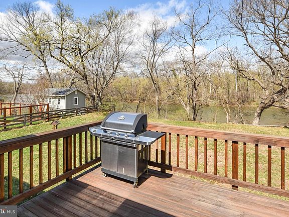 4th image of 19141 Youngs Cliff Rd