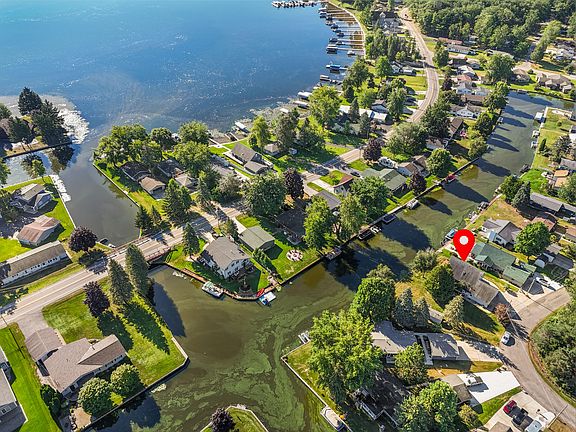 5th image of 424 Ottawa Ln