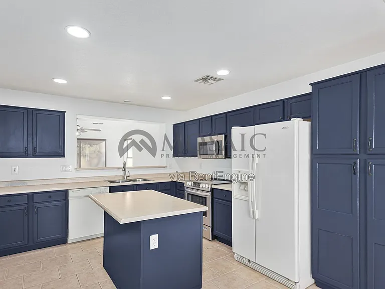 15807 W Marconi Ave — Photo 3