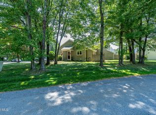 10 Hale Dr, Halfmoon, NY 12065