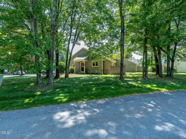 10 Hale Drive, Halfmoon, NY 12065