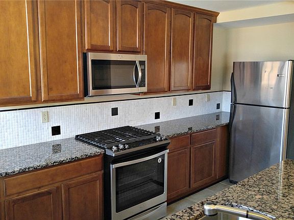 5th image of 3410 Monument Ave Unit 202
