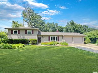 490 Oak Point Rd, Metamora, IL 61548