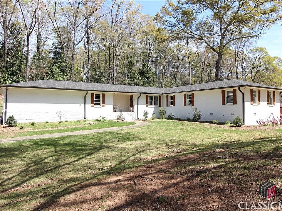 1st image of 400 Pine Circle