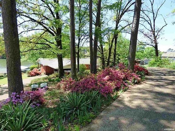 3rd image of 102 Southview Cir