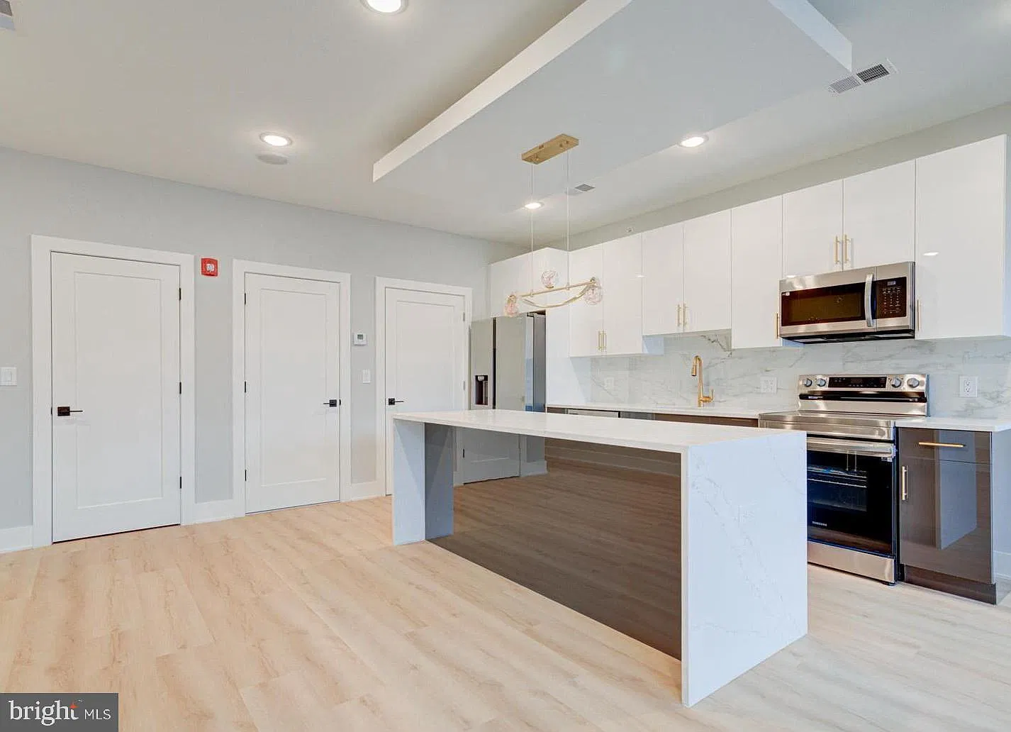 2 bed, 2.0 bath, 1200 sqft, $2,250 — Photo 1