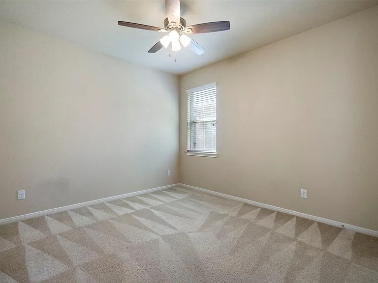 13206 Clover Creek Point Ln — Photo 18