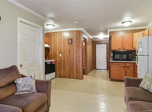 4th image of 1134 W Davidson Ave