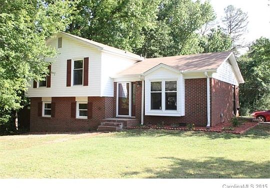 1st image of 4708 Oakwood Cir